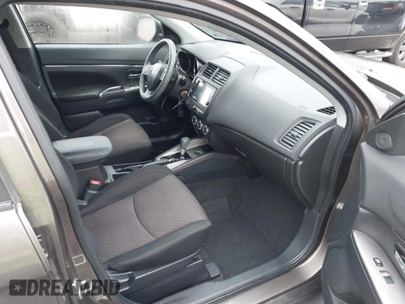 2019 Mitsubishi Outlander ES z VIN JA4AR3AU8KU032942, wystawiony jako IAAI lot #41018878 z przebiegiem 102 263 mil mil oraz . Historia ofert i sprzedaży dostępna na DreamBid. Obrazek 5.