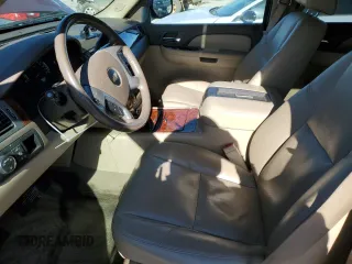 2009 Chevrolet Tahoe LTZ z VIN 1GNFC33J19R178166, wystawiony jako Copart lot #83400004 z przebiegiem 189 600 mil mil oraz Szkoda całkowita • Salvage title. Historia ofert i sprzedaży dostępna na DreamBid. Obrazek 7.