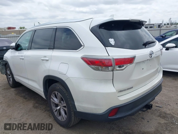 2015 Toyota Highlander XLE z VIN 5TDKKRFH0FS076120, wystawiony jako IAAI lot #42131646 z przebiegiem 117 623 mil mil oraz . Historia ofert i sprzedaży dostępna na DreamBid. Obrazek 3.