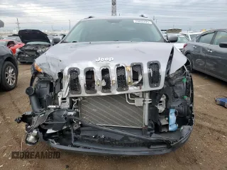 2018 Jeep Cherokee Latitude with VIN 1C4PJLCX5JD518007, listed as a Copart auction lot 53692425 with 30,101 mi miles and Salvage Title. Bid and sale history available at DreamBid. Image 5.