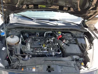 2022 Ford Escape SE z VIN 1FMCU0G60NUA99216, wystawiony jako IAAI lot #42527272 z przebiegiem 75 939 mil mil oraz . Historia ofert i sprzedaży dostępna na DreamBid. Obrazek 10.