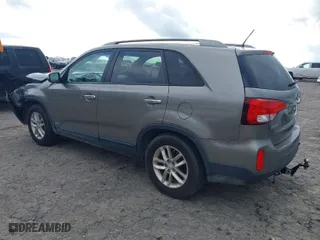2015 Kia Sorento LX with VIN 5XYKTCA61FG612540, listed as a IAAI auction lot 40484397 with 90,532 mi miles. Bid and sale history available at carsss.com. Image 3.