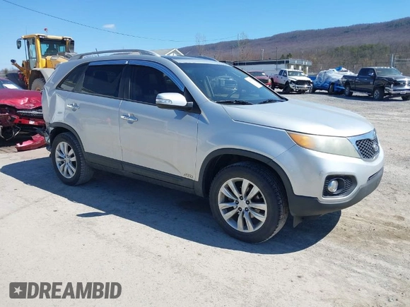 2011 Kia Sorento EX with VIN 5XYKUDA28BG104771, listed as a IAAI auction lot 41875456 with 137,340 mi miles. Bid and sale history available at carsss.com. Image 1.