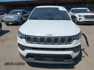 2024 Jeep Compass Sport с VIN 3C4NJDANXRT166403, выставлен на аукционе IAAI как лот 42248305 с пробегом 20 907 миль миль и . История ставок и продаж доступна на DreamBid. Изображение 13.