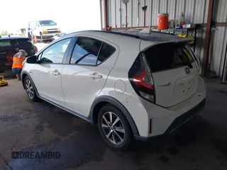 2018 Toyota Prius One with VIN JTDKDTB31J1599993, listed as a IAAI auction lot 42054102 with 107,472 mi miles and . Bid and sale history available at DreamBid. Image 3.