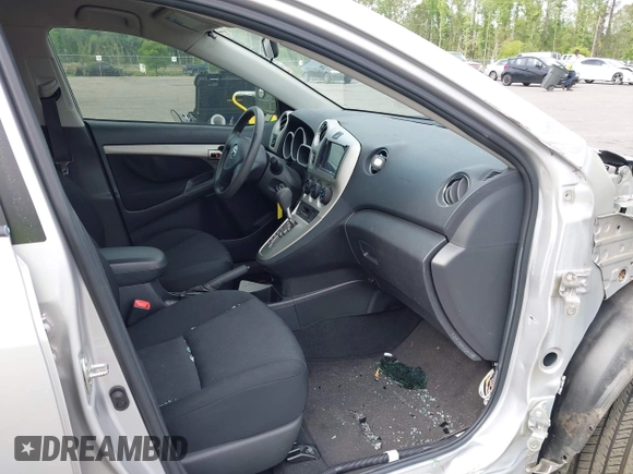 2009 Toyota Matrix with VIN 2T1KU40E19C126046, listed as a IAAI auction lot 42123631 with 71,409 mi miles and . Bid and sale history available at carsss.com. Image 5.