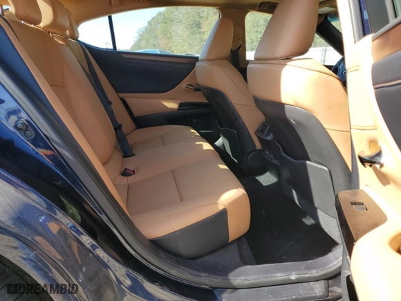 2022 Lexus ES with VIN 58ADZ1B1XNU111825, listed as a Copart auction lot 68985374 with 18,239 mi miles and Clean Title. Bid and sale history available at carsss.com. Image 10.