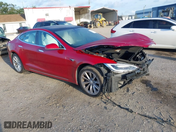 2018 Tesla Model S 75D z VIN 5YJSA1E20JF277384, wystawiony jako IAAI lot #42680941 z przebiegiem 50 464 mil mil oraz . Historia ofert i sprzedaży dostępna na DreamBid. Obrazek 1.