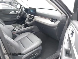 2025 Ford Explorer Active z VIN 1FMUK7DH0SGA27600, wystawiony jako IAAI lot #42139730 z przebiegiem 2 962 mil mil oraz . Historia ofert i sprzedaży dostępna na DreamBid. Obrazek 5.