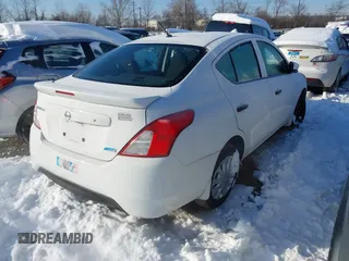 2016 Nissan Versa SV with VIN 3N1CN7AP9GL826414, listed as a IAAI auction lot 41240500 with 94,988 mi miles. Bid and sale history available at carsss.com. Image 4.