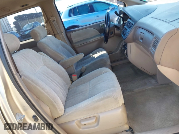 2000 Toyota Sienna CE with VIN 4T3ZF19C1YU240674, listed as a IAAI auction lot 41934876 with 250,196 mi miles. Bid and sale history available at carsss.com. Image 5.