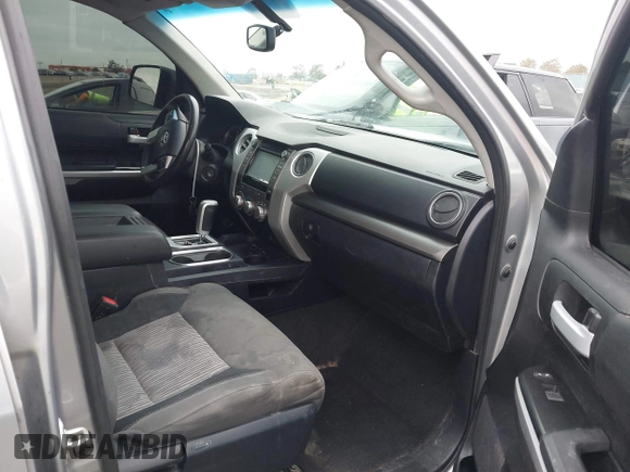 2017 Toyota Tundra 2WD SR5 with VIN 5TFEY5F15HX222712, listed as a IAAI auction lot 42064891 with 214,782 mi miles. Bid and sale history available at carsss.com. Image 5.