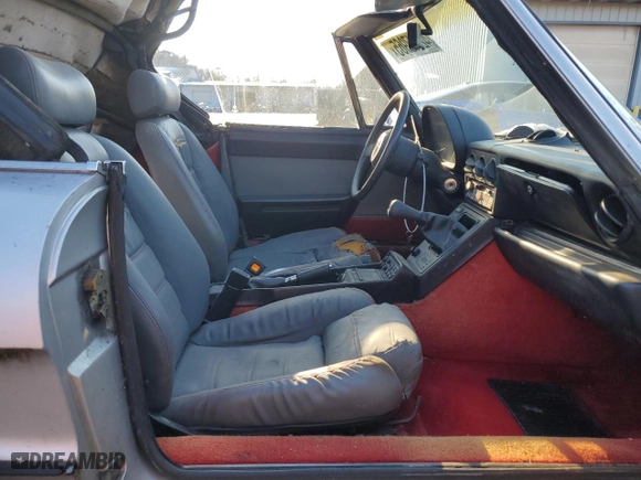 1986 Alfa Romeo Alfa Romeo Veloce with VIN ZARBA5419G1040612, listed as a Copart auction lot 42347965 with 84,485 mi miles and Clean Title. Bid and sale history available at carsss.com. Image 10.