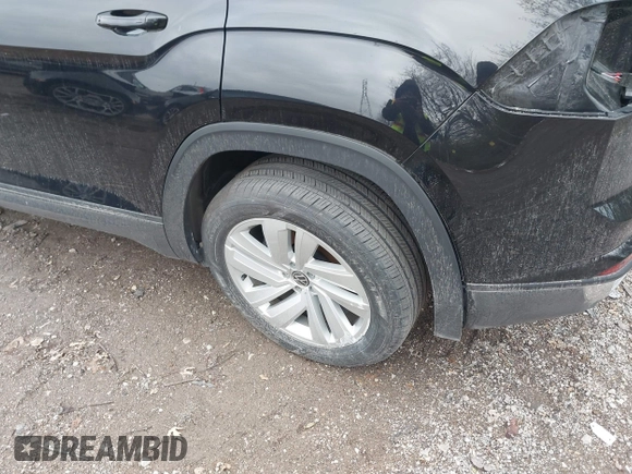 2023 Volkswagen Atlas SE z VIN 1V2HE2CA1PC210232, wystawiony jako IAAI lot #40966039 z przebiegiem 4 064 mil mil oraz . Historia ofert i sprzedaży dostępna na DreamBid. Obrazek 20.