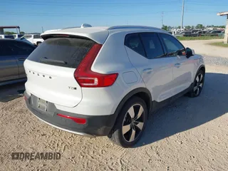 2021 Volvo XC40 Momentum with VIN YV4162UK5M2423299, listed as a IAAI auction lot 41940996 with 50,304 mi miles and . Bid and sale history available at DreamBid. Image 4.
