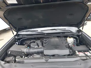 2017 Toyota 4Runner SR5 z VIN JTEBU5JR4H5417641, wystawiony jako IAAI lot #42226462 z przebiegiem 77 779 mil mil oraz . Historia ofert i sprzedaży dostępna na DreamBid. Obrazek 10.