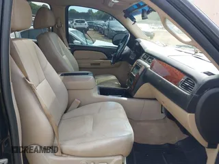 2007 Chevrolet Tahoe LT z VIN 1GNFK13057R237666, wystawiony jako IAAI lot #42271427 z przebiegiem 164 029 mil mil oraz . Historia ofert i sprzedaży dostępna na DreamBid. Obrazek 5.