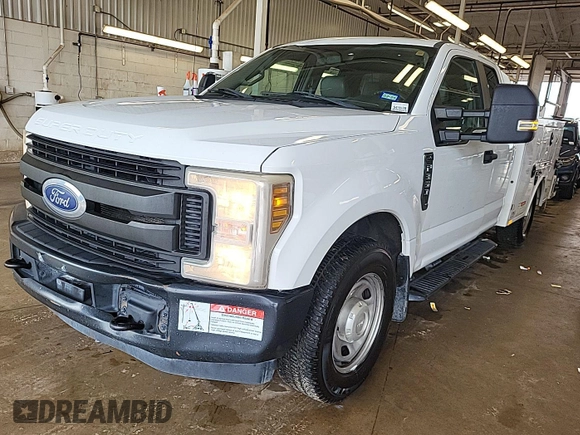 2019 Ford F-350 XL z VIN 1FD7X3A68KEG78527, wystawiony jako IAAI lot #42726904 z przebiegiem 145 652 mil mil oraz . Historia ofert i sprzedaży dostępna na DreamBid. Obrazek 1.