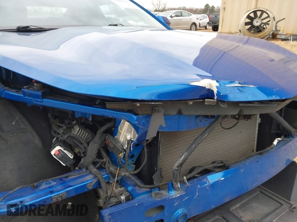 2017 Chevrolet Camaro 1LT z VIN 1G1FB1RX1H0144817, wystawiony jako IAAI lot #41609587 z przebiegiem 44 477 mil mil oraz . Historia ofert i sprzedaży dostępna na DreamBid. Obrazek 22.