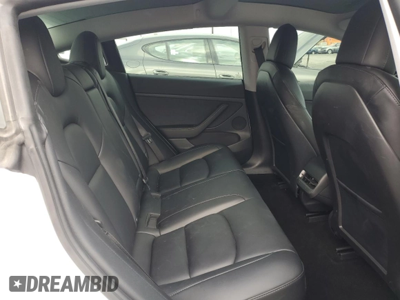 2021 Tesla Model 3 Long Range z VIN 5YJ3E1EB3MF003786, wystawiony jako Copart lot #55252355 z przebiegiem 32 443 mil mil oraz Szkoda całkowita • Salvage title. Historia ofert i sprzedaży dostępna na DreamBid. Obrazek 10.