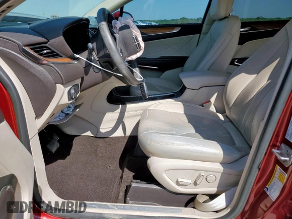 2019 Lincoln MKC Select with VIN 5LMCJ2C93KUL45415, listed as a Copart auction lot 52195285 with 45,751 mi miles and Salvage title. Bid and sale history available at DreamBid. Image 7.
