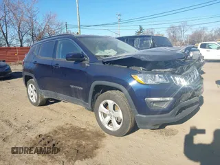2018 Jeep Compass Latitude z VIN 3C4NJDBB8JT398720, wystawiony jako IAAI lot #41258089 z przebiegiem 50 906 mil mil oraz . Historia ofert i sprzedaży dostępna na DreamBid. Obrazek 1.