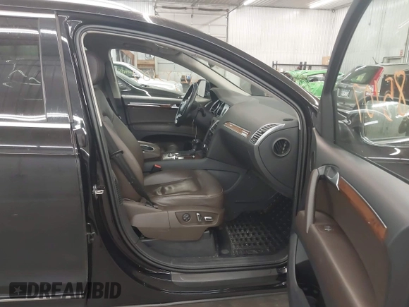 2015 Audi Q7 Premium с VIN WA1CGAFE1FD001624, выставлен на аукционе IAAI как лот 42385107 с пробегом 102 360 миль миль и . История ставок и продаж доступна на DreamBid. Изображение 5.