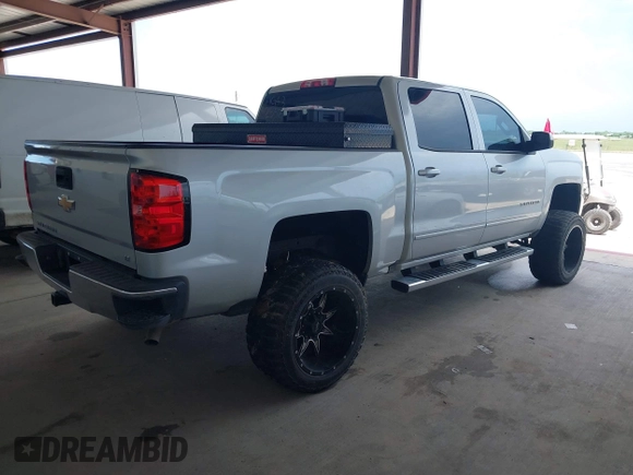 2017 Chevrolet Silverado 1500 LT with VIN 3GCPCRECXHG432552, listed as a IAAI auction lot 42052078 with 67,221 mi miles. Bid and sale history available at carsss.com. Image 4.