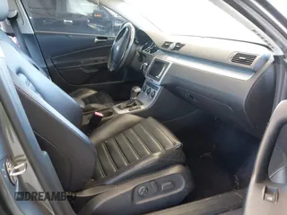 2006 Volkswagen Passat 3.6L V6 z VIN WVWDU73C16P152339, wystawiony jako IAAI lot #42194918 z przebiegiem 167 399 mil mil oraz . Historia ofert i sprzedaży dostępna na DreamBid. Obrazek 5.