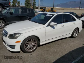 2013 Mercedes-Benz C 250 Sport с VIN WDDGF4HB0DA857855, выставлен на аукционе Copart как лот 55148945 с пробегом 177 954 миль миль и Списание • Salvage title. История ставок и продаж доступна на DreamBid. Изображение 1.