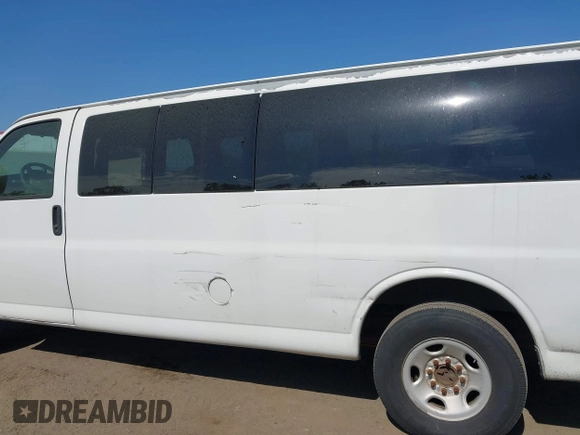 2011 Chevrolet Express Passenger 1LT with VIN 1GAZG1FG7B1171122, listed as a IAAI auction lot 42185185 with 262,837 mi miles and . Bid and sale history available at DreamBid. Image 14.