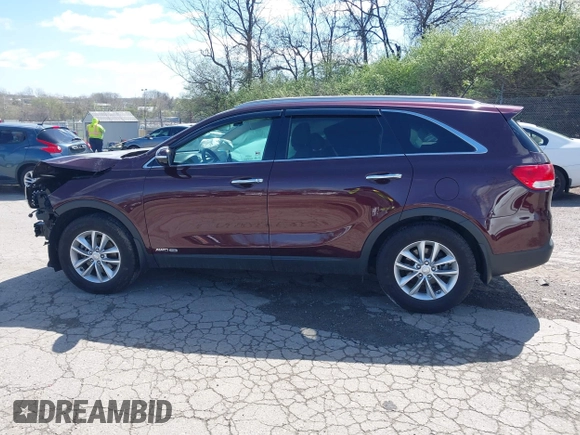 2017 Kia Sorento LX with VIN 5XYPGDA53HG224624, listed as a IAAI auction lot 41976003 with Not Provided miles and . Bid and sale history available at carsss.com. Image 15.