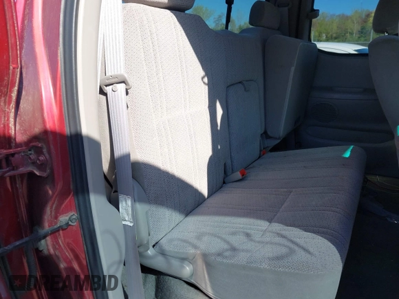 2000 Toyota Tundra SR5 with VIN 5TBBT4411YS065998, listed as a IAAI auction lot 42142231 with 171,340 mi miles and . Bid and sale history available at DreamBid. Image 8.