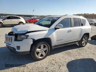 2014 Jeep Compass Latitude with VIN 1C4NJCEA2ED671207, listed as a Copart auction lot 77822894 with 118,948 mi miles and Salvage Title. Bid and sale history available at carsss.com. Image 1.