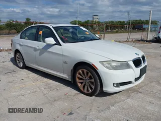 2011 BMW 3 Series 328i xDrive z VIN WBAPK5C51BF122022, wystawiony jako IAAI lot #41784529 z przebiegiem Nie podano mil oraz . Historia ofert i sprzedaży dostępna na DreamBid. Obrazek 1.