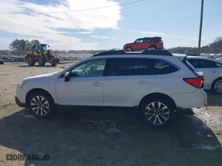 2015 Subaru Outback 2.5i Limited with VIN 4S4BSALC5F3258161, listed as a IAAI auction lot 41752985 with 127,644 mi miles. Bid and sale history available at carsss.com. Image 14.