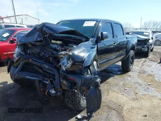 2015 Toyota Tacoma z VIN 5TFLU4EN6FX123489, wystawiony jako IAAI lot #41813057 z przebiegiem 104 828 mil mil oraz . Historia ofert i sprzedaży dostępna na DreamBid. Obrazek 2.