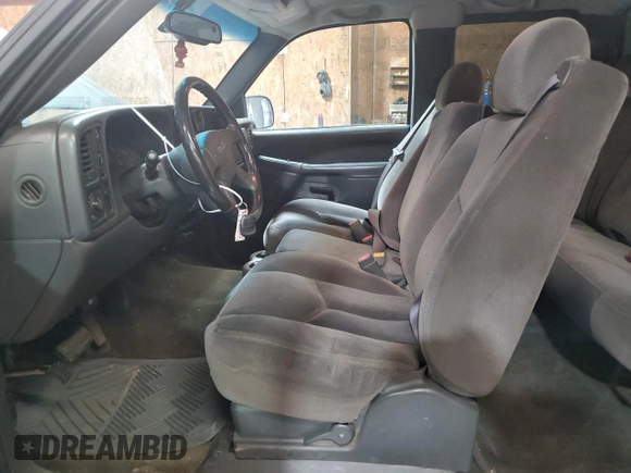 2003 GMC Sierra 2500HD SLE z VIN 1GTHK29U93E220646, wystawiony jako Copart lot #56318055 z przebiegiem 144 159 mil mil oraz Czysty tytuł • Clean title. Historia ofert i sprzedaży dostępna na DreamBid. Obrazek 7.