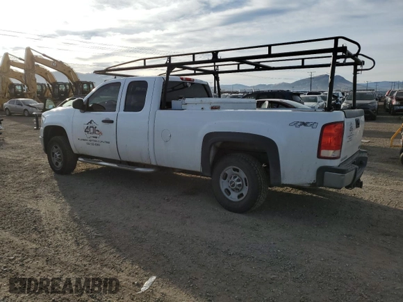 2011 GMC Sierra 2500HD Work Truck z VIN 1GT22ZCG8BZ312243, wystawiony jako Copart lot #83358544 z przebiegiem 186 584 mil mil oraz Szkoda całkowita • Salvage title. Historia ofert i sprzedaży dostępna na DreamBid. Obrazek 2.