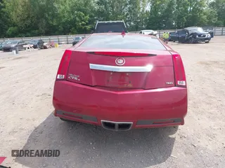 2014 Cadillac CTS Performance z VIN 1G6DG1E33E0135490, wystawiony jako IAAI lot #42274193 z przebiegiem 83 556 mil mil oraz . Historia ofert i sprzedaży dostępna na DreamBid. Obrazek 16.