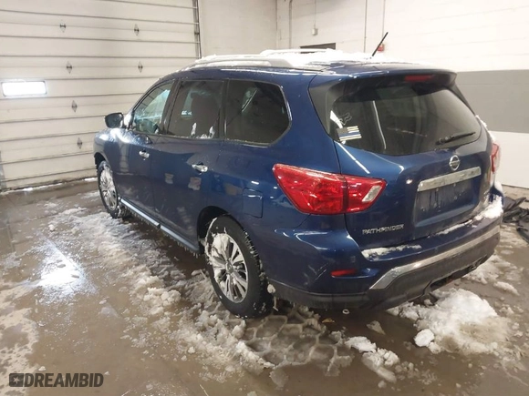 2018 Nissan Pathfinder SV with VIN 5N1DR2MM7JC604768, listed as a IAAI auction lot 41560398 with NaN miles. Bid and sale history available at carsss.com. Image 3.