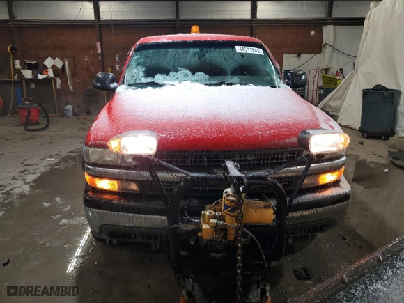 2000 Chevrolet Silverado 2500 with VIN 1GCGK24UXYE270241, listed as a Copart auction lot 44511845 with 120,905 mi miles and Clean Title. Bid and sale history available at carsss.com. Image 5.
