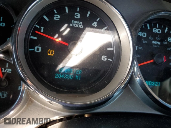 2008 Chevrolet Silverado 1500 1LT with VIN 3GCEC13J48G168707, listed as a Copart auction lot 86571744 with 204,350 mi miles and Salvage Title. Bid and sale history available at DreamBid. Image 9.