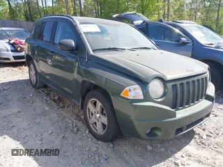 2008 Jeep Compass Sport with VIN 1J8FF47WX8D758998, listed as a IAAI auction lot 42061944 with 271,977 mi miles. Bid and sale history available at carsss.com. Image 1.
