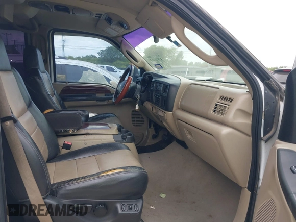2005 Ford Excursion Eddie Bauer z VIN 1FMNU44L25ED02868, wystawiony jako IAAI lot #42414710 z przebiegiem 30 486 mil mil oraz . Historia ofert i sprzedaży dostępna na DreamBid. Obrazek 5.