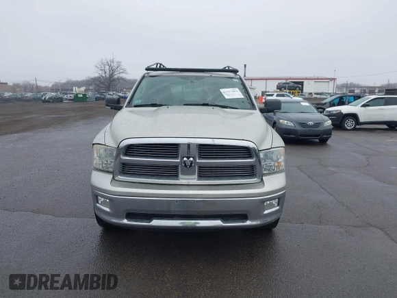 2010 Dodge 1500 SLT z VIN 1D7RV1GP3AS197145, wystawiony jako IAAI lot #41837884 z przebiegiem 241 378 mil mil oraz . Historia ofert i sprzedaży dostępna na DreamBid. Obrazek 12.