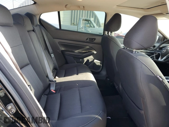 2023 Nissan Altima SV z VIN 1N4BL4DV2PN314023, wystawiony jako Copart lot #51906505 z przebiegiem 52 125 mil mil oraz Szkoda całkowita • Salvage title. Historia ofert i sprzedaży dostępna na DreamBid. Obrazek 10.