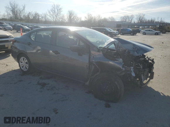 2020 Nissan Versa S z VIN 3N1CN8DV8LL811333, wystawiony jako Copart lot #50971885 z przebiegiem 44 963 mil mil oraz Czysty tytuł • Clean title. Historia ofert i sprzedaży dostępna na DreamBid. Obrazek 4.