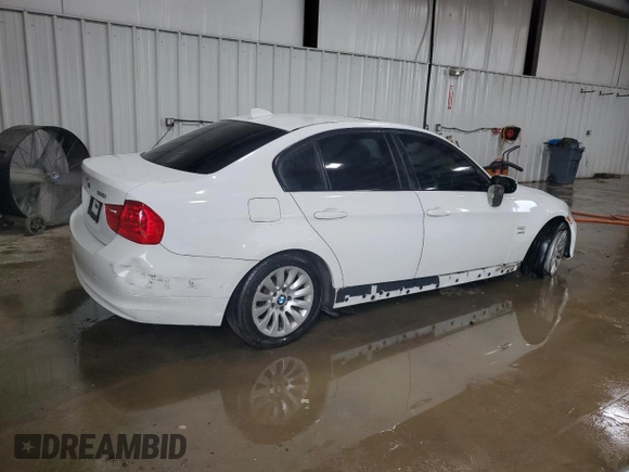 2009 BMW 3 Series 328i xDrive with VIN WBAPK53579A513151, listed as a Copart auction lot 63041215 with 164,631 mi miles and Salvage title. Bid and sale history available at DreamBid. Image 3.