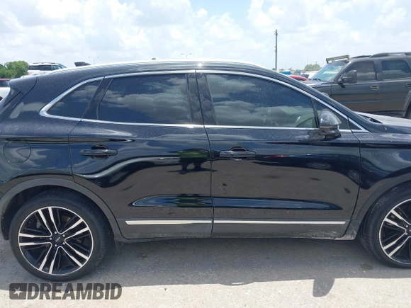 2018 Lincoln MKC Reserve with VIN 5LMTJ3DH7JUL07101, listed as a IAAI auction lot 42525914 with 48,615 mi miles and . Bid and sale history available at DreamBid. Image 13.